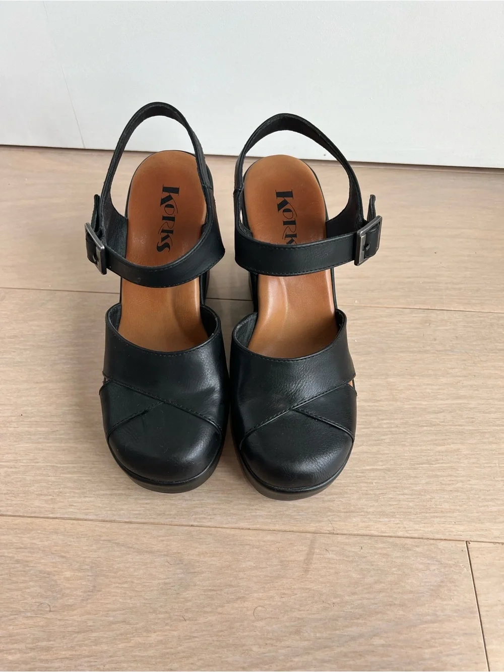 Korks Women's Black Leather Platform Wedge Sandals with Ankle Buckle